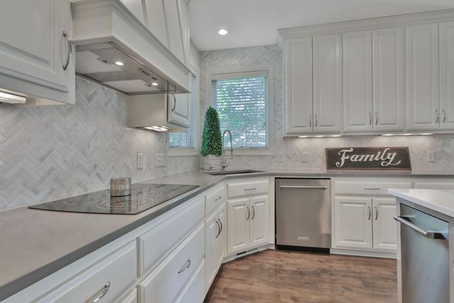 18154 Dane Drive, Eden Prairie, MN 55347