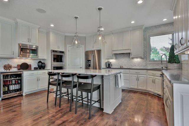 18154 Dane Drive, Eden Prairie, MN 55347