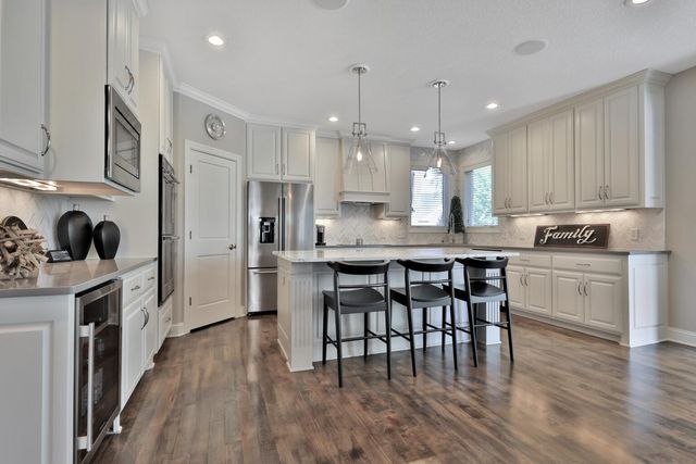 18154 Dane Drive, Eden Prairie, MN 55347