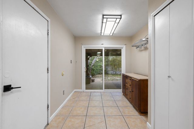 5588 Squires Drive, The Colony, TX 75056