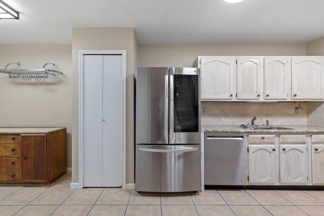 5588 Squires Drive, The Colony, TX 75056