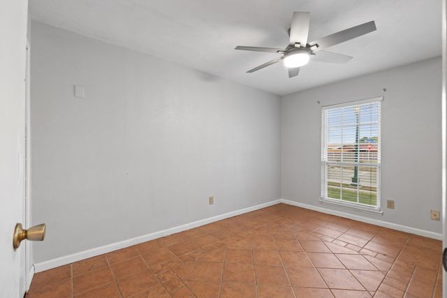 5588 Squires Drive, The Colony, TX 75056