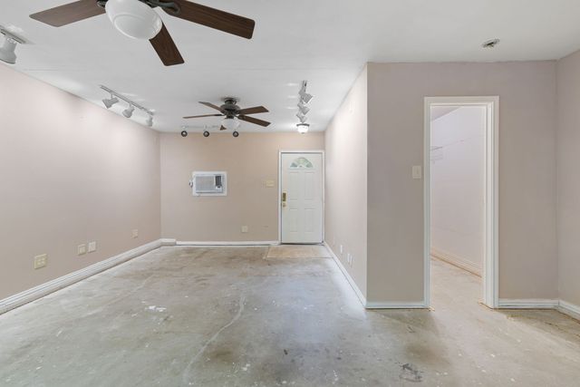 5588 Squires Drive, The Colony, TX 75056