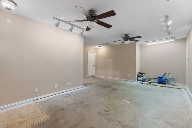 5588 Squires Drive, The Colony, TX 75056