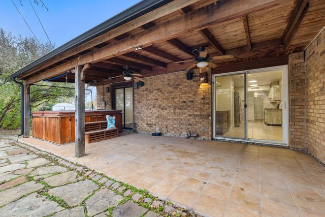 5588 Squires Drive, The Colony, TX 75056