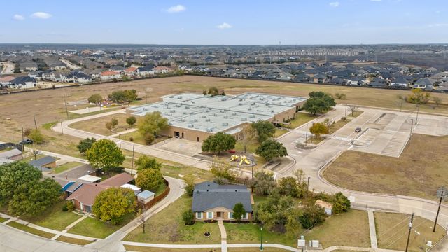 5588 Squires Drive, The Colony, TX 75056