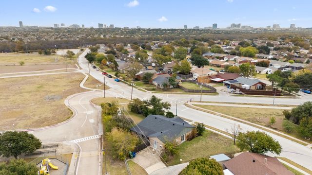 5588 Squires Drive, The Colony, TX 75056