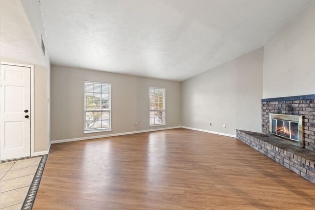 5588 Squires Drive, The Colony, TX 75056