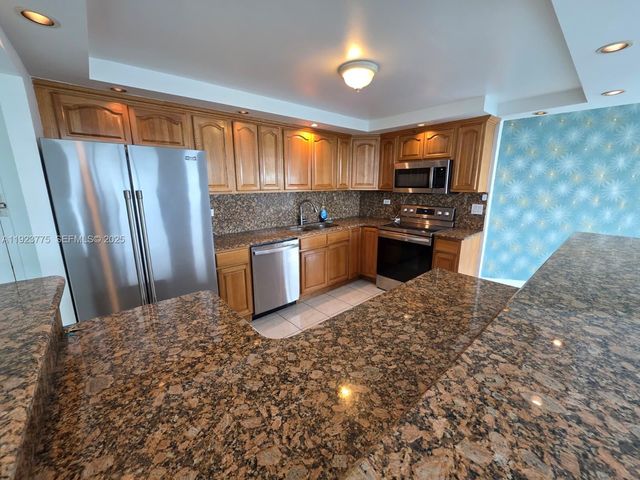 7135 Collins Ave 725, Miami Beach, FL 33141