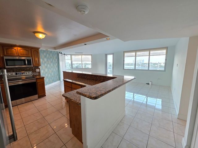 7135 Collins Ave 725, Miami Beach, FL 33141