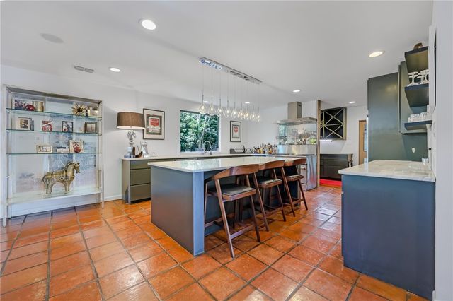 225 Chenoweth Dr, Corpus Christi, TX 78404