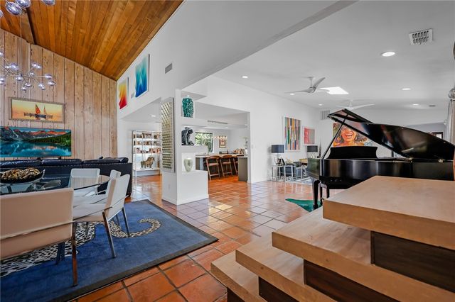 225 Chenoweth Dr, Corpus Christi, TX 78404