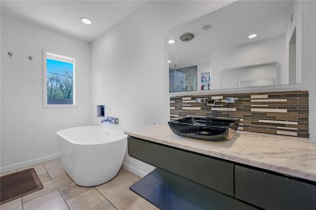 225 Chenoweth Dr, Corpus Christi, TX 78404