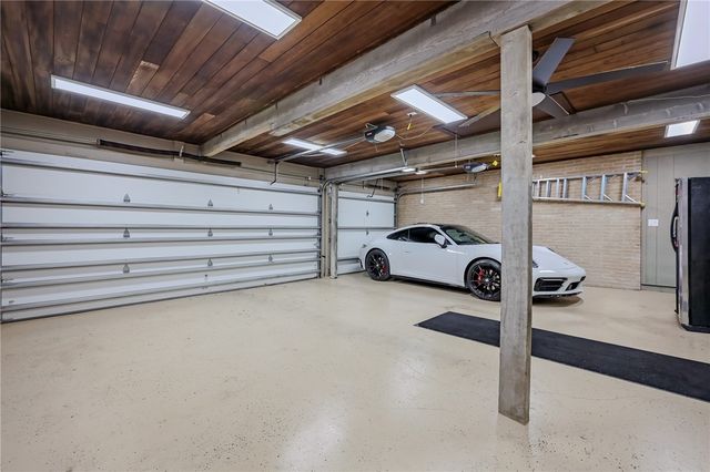 225 Chenoweth Dr, Corpus Christi, TX 78404