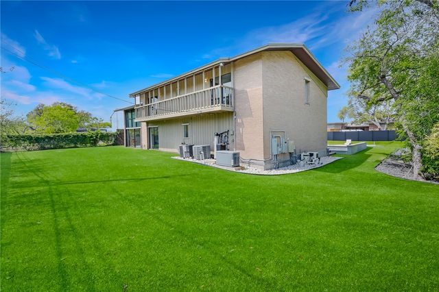 225 Chenoweth Dr, Corpus Christi, TX 78404