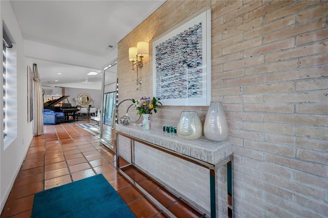 225 Chenoweth Dr, Corpus Christi, TX 78404