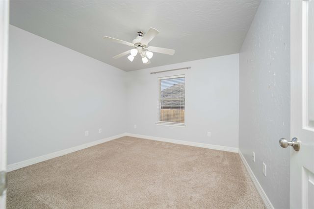 712 Hollybrook Dr, Longview, TX 75605