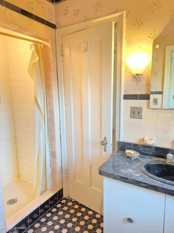 936 Trombley Avenue, Grosse Pointe Park, MI 48230