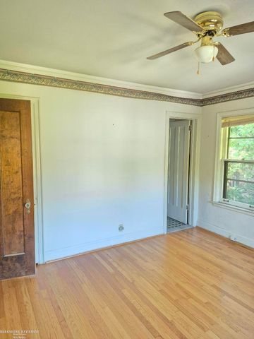 936 Trombley Avenue, Grosse Pointe Park, MI 48230