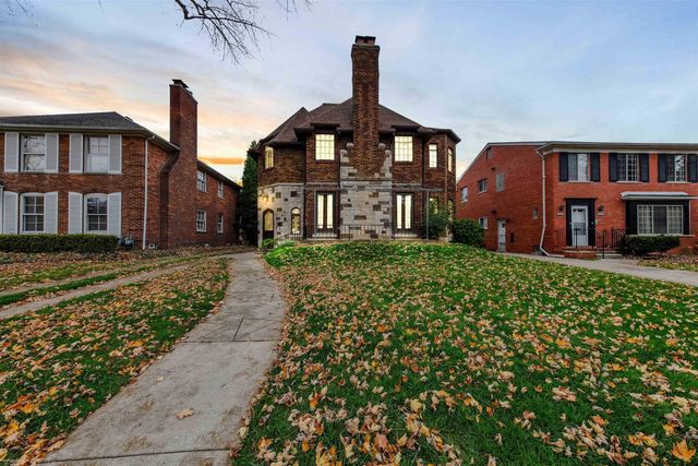 936 Trombley Avenue, Grosse Pointe Park, MI 48230