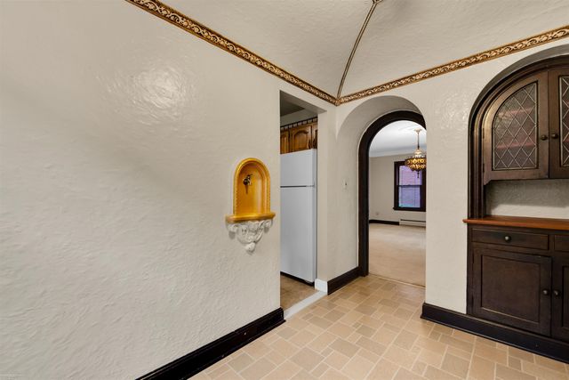 936 Trombley Avenue, Grosse Pointe Park, MI 48230