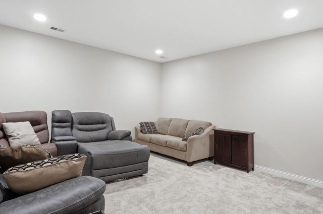 4069 Orchard Drive, Bettendorf, IA 52722