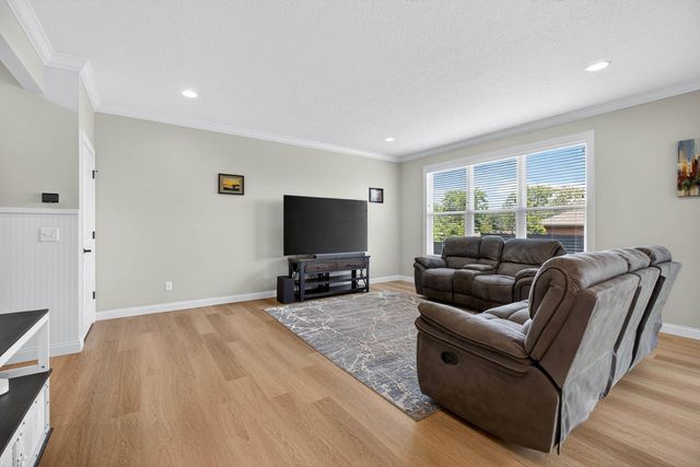 4069 Orchard Drive, Bettendorf, IA 52722
