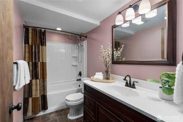 11146 Misty Woods Lane NW, Bremerton, WA 98312