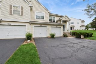 1550 Meadowsedge Lane 1550, Carpentersville, IL 60110