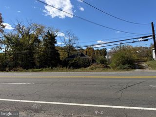 58 TRUSLOW RD, Fredericksburg, VA 22405