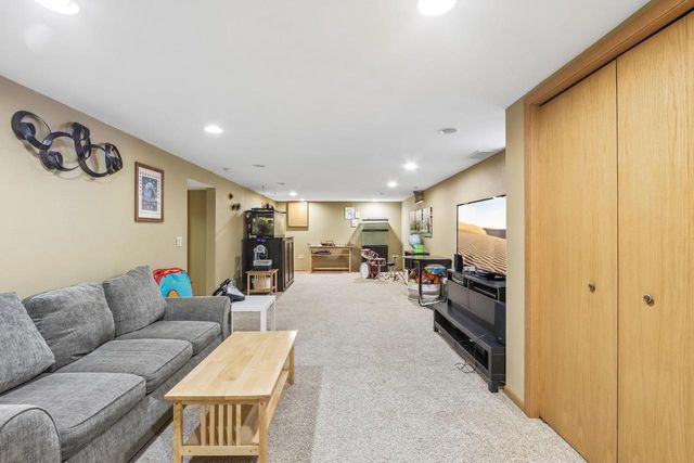 60 6th Street, Prairie Du Sac, WI 53578