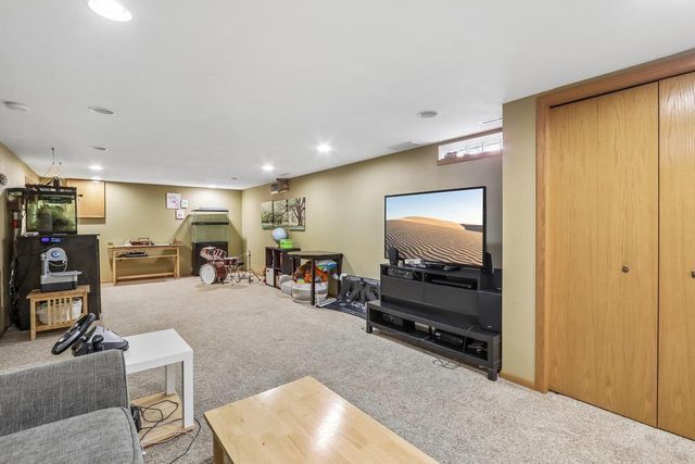60 6th Street, Prairie Du Sac, WI 53578