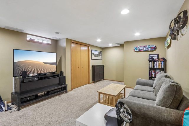60 6th Street, Prairie Du Sac, WI 53578