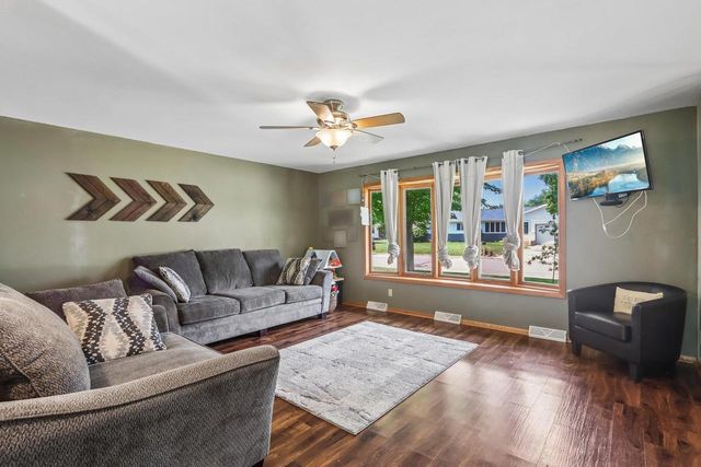 60 6th Street, Prairie Du Sac, WI 53578