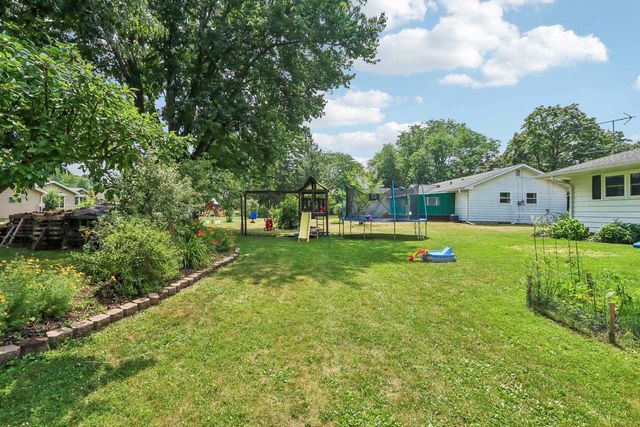 60 6th Street, Prairie Du Sac, WI 53578