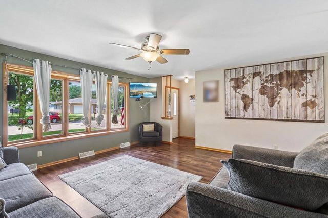 60 6th Street, Prairie Du Sac, WI 53578