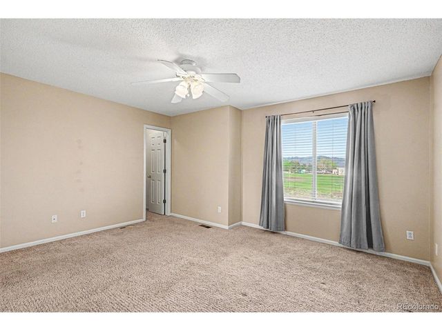 10411 Hyacinth St, Highlands Ranch, CO 80129