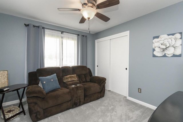 2775 Thomas DRIVE, East Troy, WI 53120