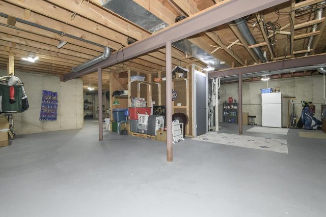 2775 Thomas DRIVE, East Troy, WI 53120