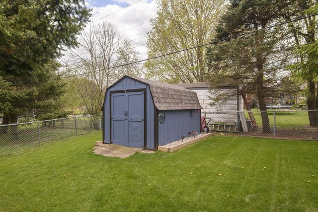 2775 Thomas DRIVE, East Troy, WI 53120