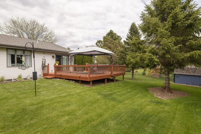 2775 Thomas DRIVE, East Troy, WI 53120