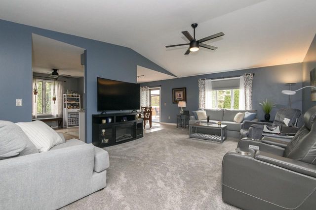 2775 Thomas DRIVE, East Troy, WI 53120