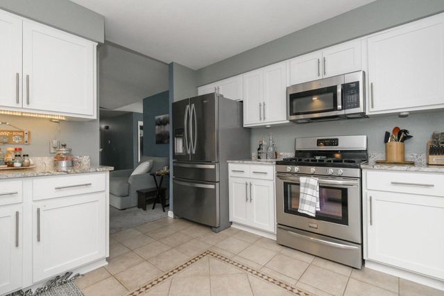 2775 Thomas DRIVE, East Troy, WI 53120