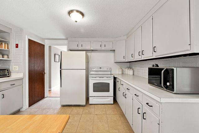 2 Oyster Road, South Dennis, MA 02660