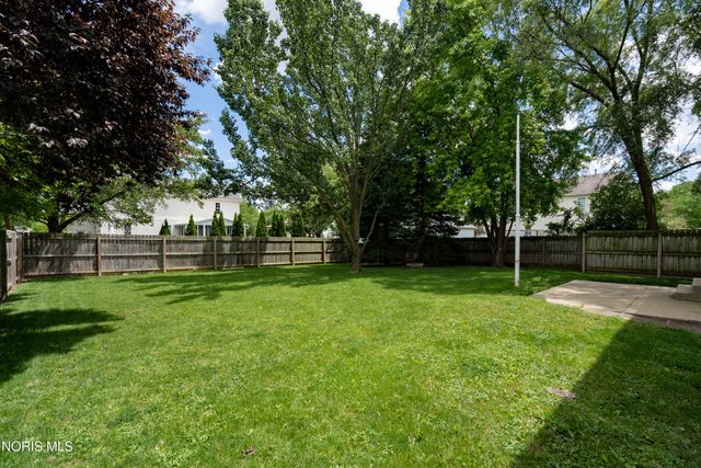 1315 Mary Lou Court, Perrysburg, OH 43551