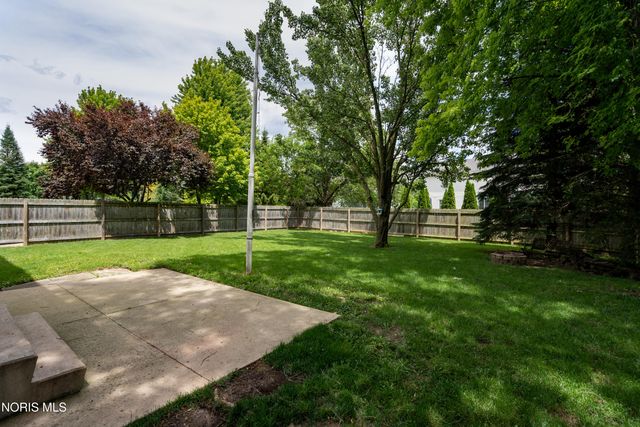 1315 Mary Lou Court, Perrysburg, OH 43551