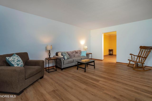 1315 Mary Lou Court, Perrysburg, OH 43551