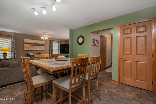 1315 Mary Lou Court, Perrysburg, OH 43551