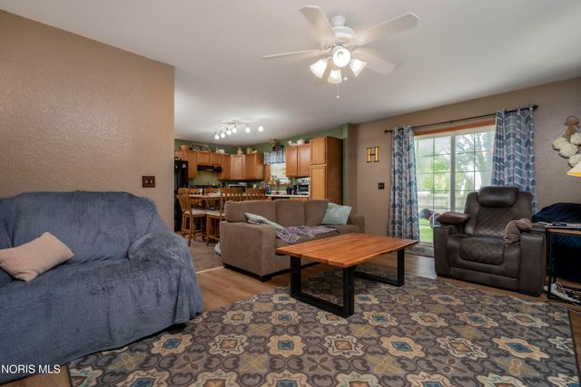 1315 Mary Lou Court, Perrysburg, OH 43551