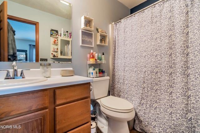 1315 Mary Lou Court, Perrysburg, OH 43551
